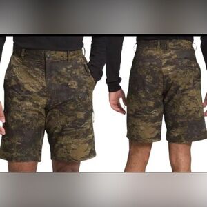NORTH FACE MENS ROLLING SUN PACKABLE MILITARY OLIVE CAMO FLASH DRY SHORTS 32